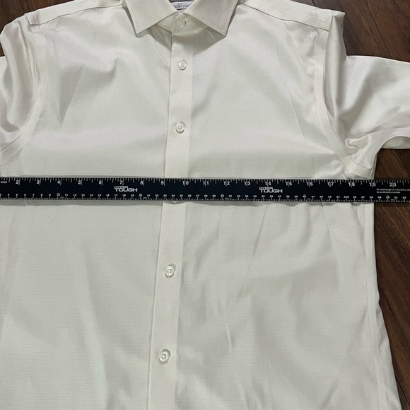 Michael Kors Men's Slim fit air soft stretch button down Shirt - Picture 5 of 10